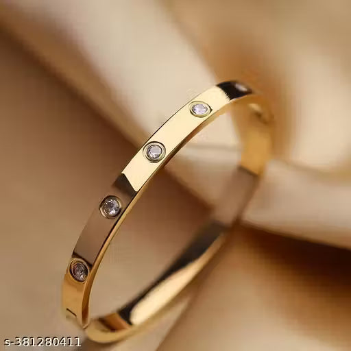 Elegant Heart Charm Gold Bracelet for Women | Dainty Adjustable Love Jewelry